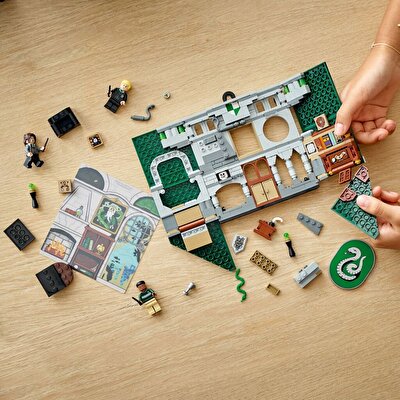 LEGO Harry Potter Slytherin Binası Bayrağı 76410