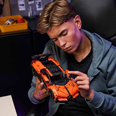 LEGO Technic Bugatti Chiron Pur Sport Hiper Araba 42222