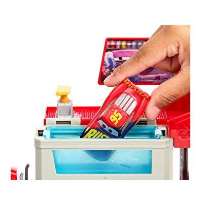 Cars Mack Tır Renk Değişimi Eğlencesi Oyun Seti HPD82