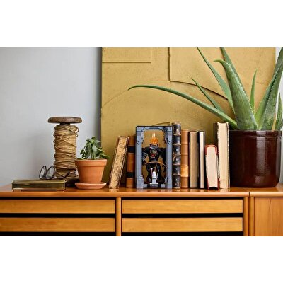 LEGO Icons Yüzüklerin Efendisi: Balrog Kitaplık Dekoru 10367