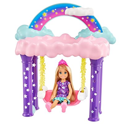 Barbie Dreamtopia Chelsea ve Eğlenceli Dünyası Oyun Seti Pijama Partisi GTF50