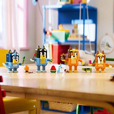 LEGO Bluey Parçalarla İnşa Edilen Bluey Ailesi 11217