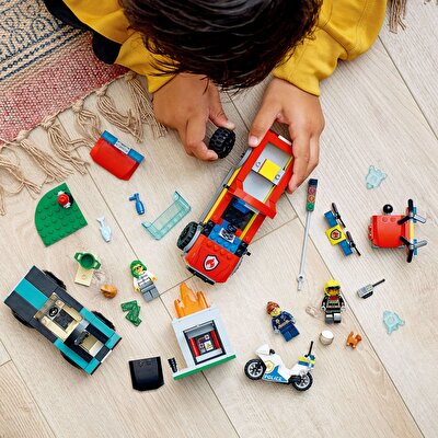 LEGO® City İtfaiye Kurtarma Operasyonu ve Polis Takibi 60319