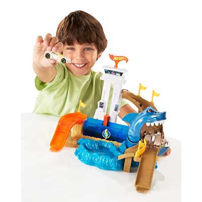 Hot Wheels Renk Değiştiren Araçlar Sharky Yarış Seti