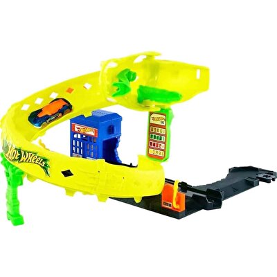 Hot Wheels City Düşmanlarla Mücadele Serisi JBM63