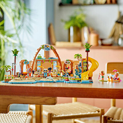 LEGO Friends Aile Tatil Köyü 42673