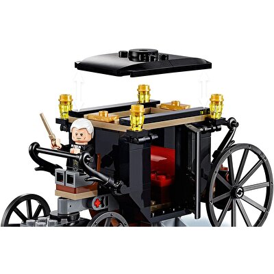 LEGO Fantastic Beasts Grindewald's Escape 75951