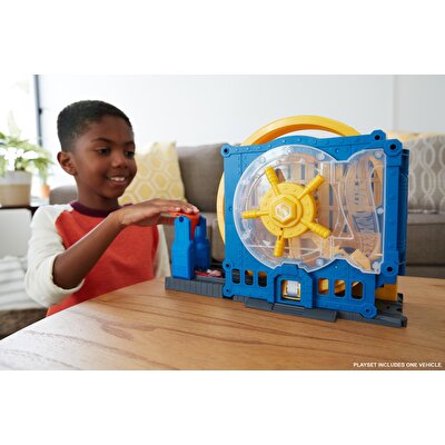 Hot Wheels Tekerlekli Yarış Dünyası Oyun Seti Bankadan Kaçış Heyecanı GBF96