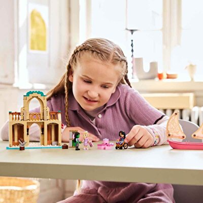 LEGO Wicked Glinda Elphaba ve Nessarose Shiz Üniversitesi’nde 75681