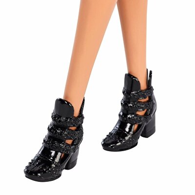 Barbie Büyüleyici Parti Bebekleri GBK09