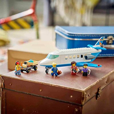 LEGO City Yolcu Jeti 60492