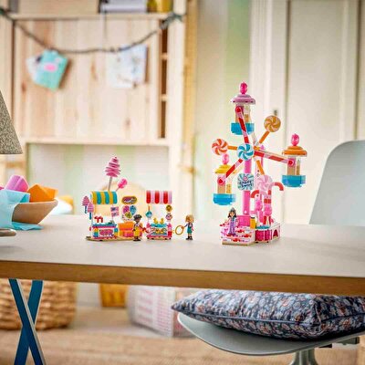 LEGO Friends Şeker ve Kapkek Dönme Dolabı Yapım Seti 42700