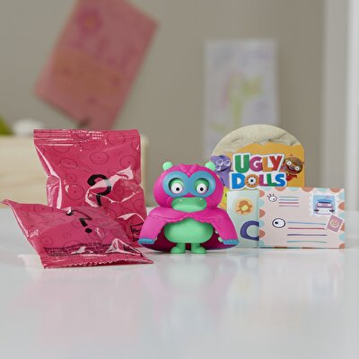 Uglydolls Sürpriz Kostümlü Bebek Pancake Champ Jeero E4545