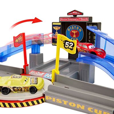 Disney Pixar Cars Piston Kupası Akrobasi Hız Pisti Oyun Seti JHL42