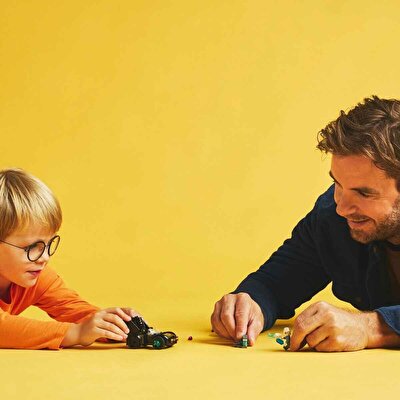 LEGO DC Batman: Batman ve Batmobile Mr. Freeze’e Karşı 76301