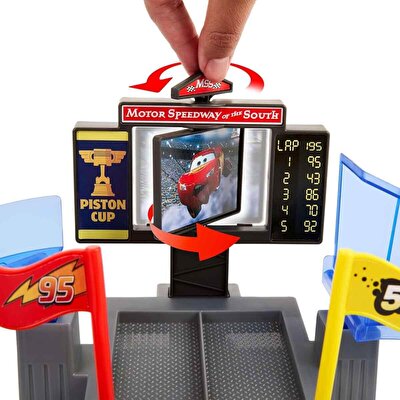 Disney Pixar Cars Piston Kupası Akrobasi Hız Pisti Oyun Seti JHL42