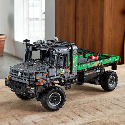 LEGO Technic 4x4 Mercedes Benz Zetros Kamyon 42129