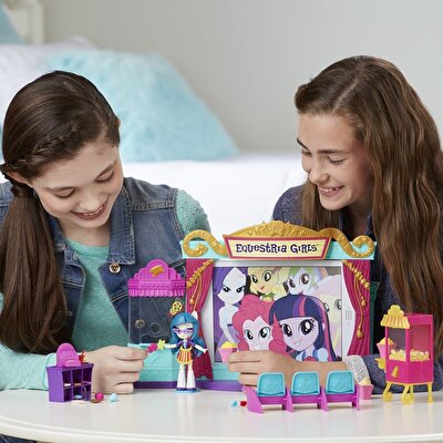 My Little Pony Equestria Girls Miniler Sinema Salonu
