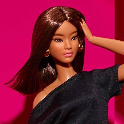 Barbie Basics İkonik Koleksiyon Bebeği Kumral JBH72