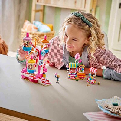 LEGO Friends Şeker ve Kapkek Dönme Dolabı Yapım Seti 42700