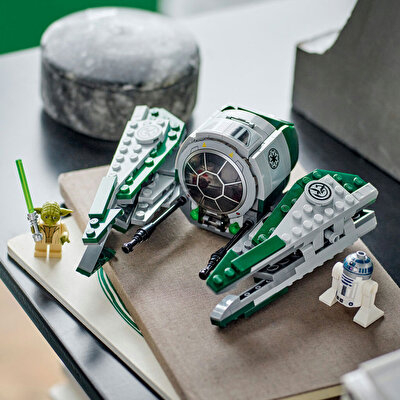 LEGO Star Wars Yoda’nın Jedi Starfighter 75360