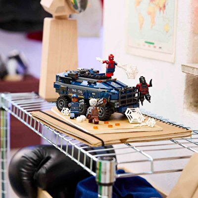 LEGO Marvel Örümcek Adam Hapishane Nakliye Aracı Takibi 7634