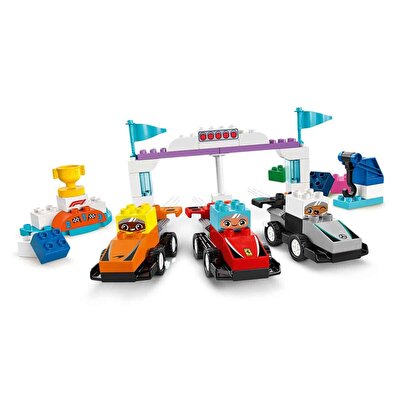 LEGO DUPLO Kasabası F1 Takımı Yarış Arabaları ve Sürücüler 10445