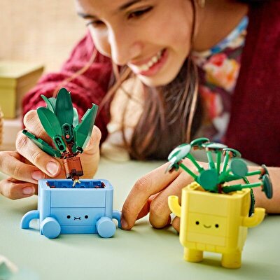 LEGO Botanicals Mutlu Bitkiler 10349