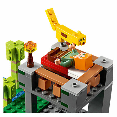 LEGO® Minecraft Panda Yuvası 21158
