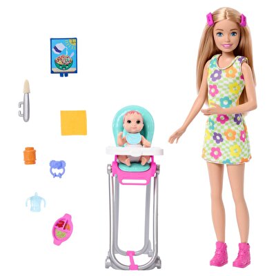 Barbie Bebek Bakıcılığı Oyun Seti HTK35