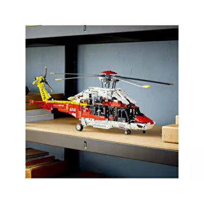 LEGO Technic Airbus H175 Kurtarma Helikopteri 42145
