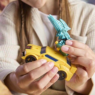 Transformers Cyberworld Dönüşebilen Robot Bumblebee