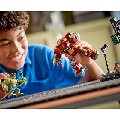 LEGO Marvel Efsanevi Savaş: Hulkbuster, Hulk'a Karşı 76343