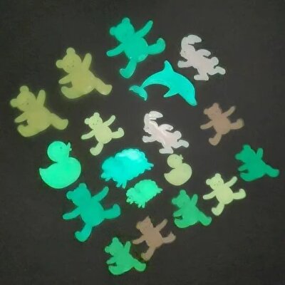 Karanlıkta Parlayan Floresan Duvar Çıkartmaları