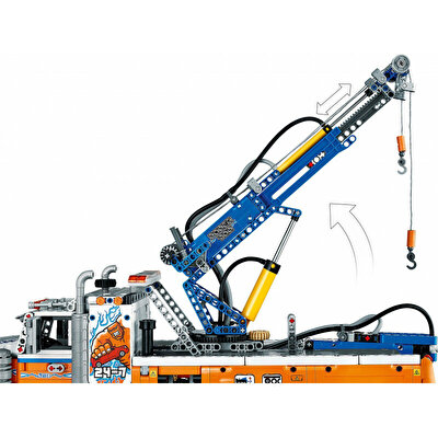 LEGO Technic Ağır Yük Çekici Kamyonu 42128