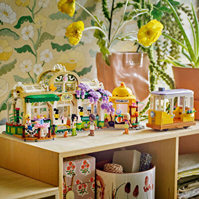 LEGO Friends Bitki Kafe ve Çiçekçi Dükkanı 42671