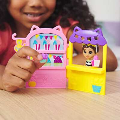 Gabby's Dollhouse Kitty Peri Bahçe Partisi Oyun Seti