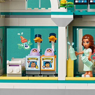 LEGO Friends Heartlake City Hastanesi 42621