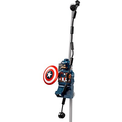 LEGO® Super Hero Captain America Airport Battle