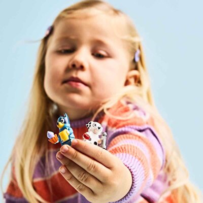 LEGO Bluey Bluey ve Chloe ile Oyun Parkı Eğlencesi 11201