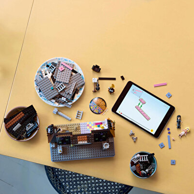 LEGO Wednesday ve Enid'in Yurt Odası 76781