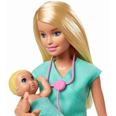 Barbie ve Meslekleri Oyun Setleri Bebek Doktoru Sarı Saçlı GKH23