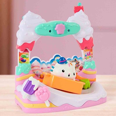 Gabby’s Dollhouse Oyun Seti̇ Cakey Cat's Sweet Treat Balcony