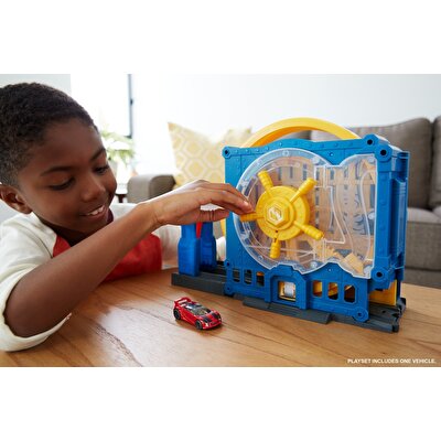 Hot Wheels Tekerlekli Yarış Dünyası Oyun Seti Bankadan Kaçış Heyecanı GBF96