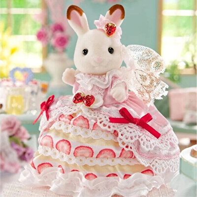 Sylvanian Families Freya’nın Doğum Günü Çilekli Pasta Elbisesi