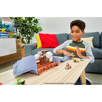 Hot Wheels Mario Kart Çılgın Yaratıklar Oyun Seti Boo's Spooky Sprint GNM23