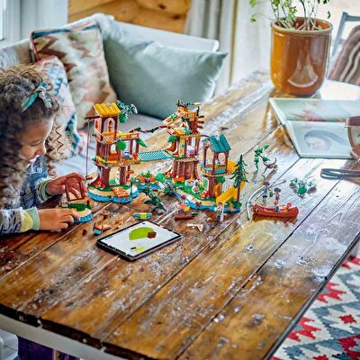 LEGO Friends Macera Kampı Ağaç Ev 42631