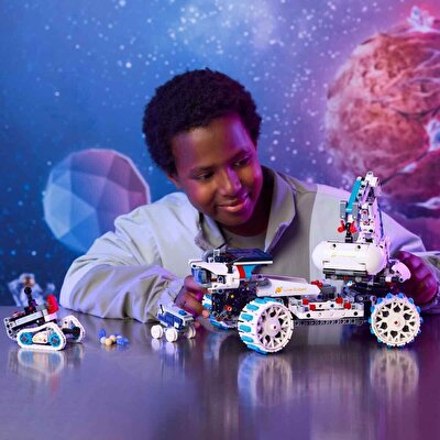 LEGO Technic Lunar Outpost Ay Gezgini Uzay Aracı 42211
