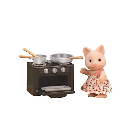 Sylvanian Families Cat Sister with Oven