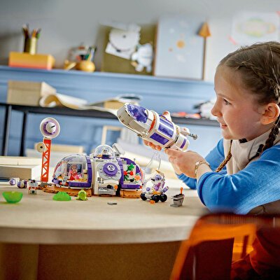 LEGO Friends Mars Uzay Üssü ve Roketi oyuncağıyla 42605